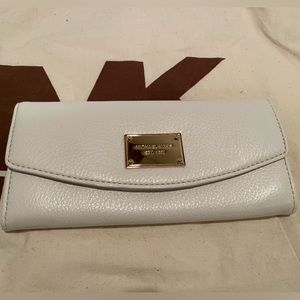 White Michael Kors wallet